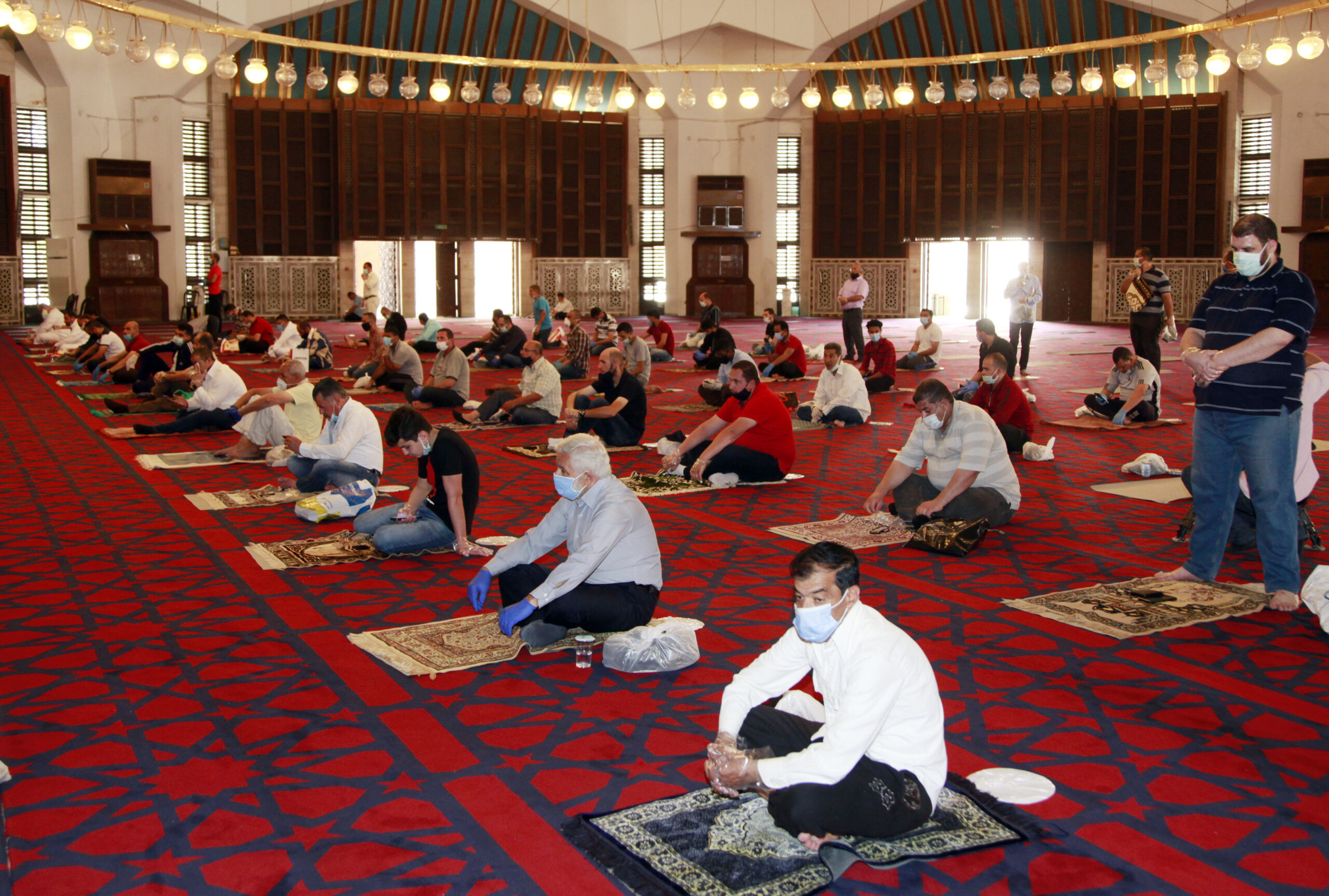 ترقبوا… قرار وشيك حول صلاة الجمعة