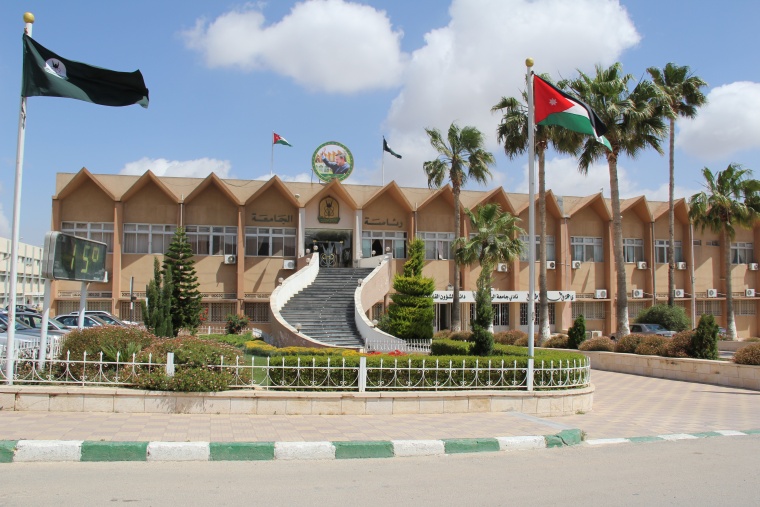 النائب وائل رزوق يفتح باسئلة نيابية قضية تبرعات جامعة اليرموك