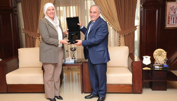 الأميرة بسمة تفتتح مبنى الزراعة2