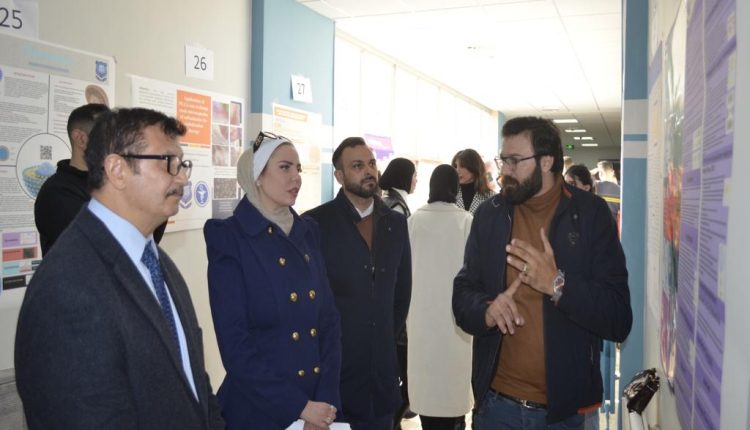 معرض الملصقات العلمية لطلبة الدراسات العليا بصيدلة عمان الاهلية 3