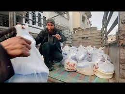 المستشفى التخصصي يوزع وجبات ساخنة في غزة المنكوبة”فيديو