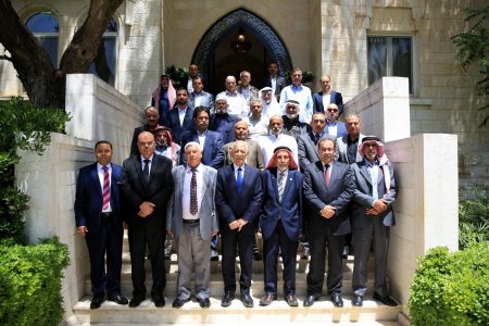 رئيس الديوان الملكي يلتقي فعاليات مجتمعية وثقافية وأكاديمية