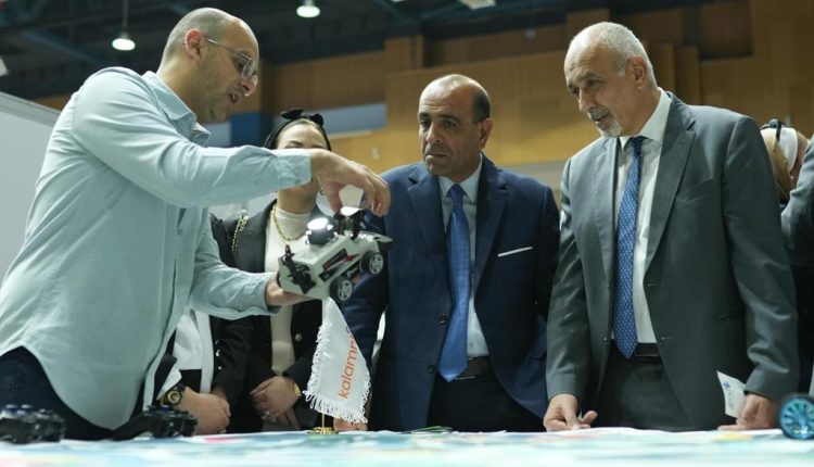 اليوم الوظيفي 2025 في عمان الأهلية04