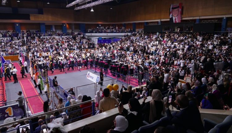 تخريج عمان الاهلية فصل تاني يوم تاني رقم 14